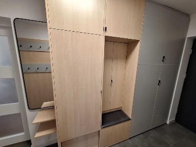 Trzypokojowe, rozkładowe mieszkanie z balkonem i komórką, w pobliżu Centrum, ul. Organizacji WiN 75/77