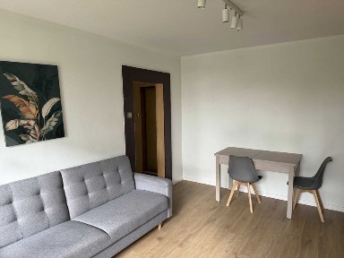 Kawalerka 30m2, czysta, pelne wyposazenie, parter, super rozklad, balkon blisko Czerwonego Rynku