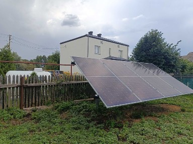 Siedlisko z domem po termomodernizacji w miejscowości Bielino