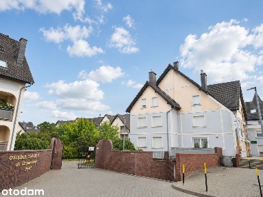 Karłowice | 51 m² | 2 pokoje | zamykany garaż 16 m² | Cichy Zaułek