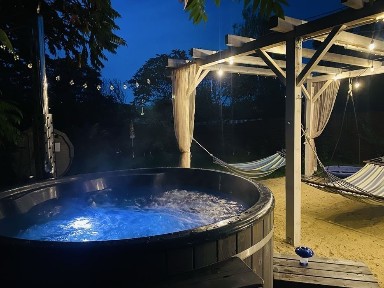 Sprzedam całoroczny Domek na Roztoczu z Bailą (Jacuzzi), Sauną. Gotowa bardzo dobrze prosperująca marka z bazą klientów.