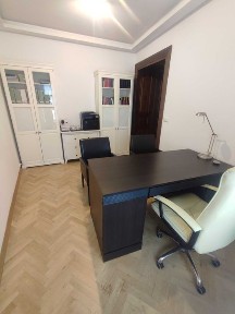 Lokal na biuro/kancelarię