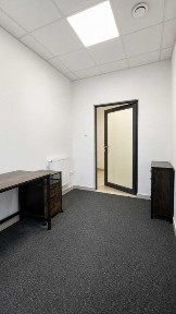 Lokal biurowy z wc w centrum Jasła, cena brutto