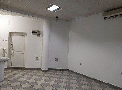Lokal do wynajęcia 40m2 na dzialalność gospodarczą zadbany.