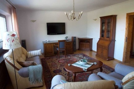 WYNAJEM DOMU 195 m² | działka 5arów | 2 piętra z ogrodem i duża piwnica | idealny na cele mieszkalne lub biurowe | po częściowym remoncie