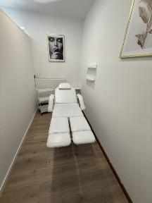 Stanowisko do stylizacji rzęs,manicure,paznokcie,kosmetyka w salonie kosmetycznym Poznań