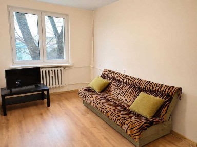 Na sprzedaż mieszkanie 36 m² - 2 pokoje, centrum, oddzielna kuchnia, piwnica
