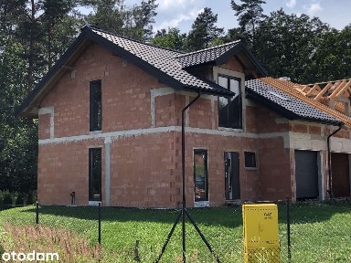 Dom jednorodzinny dwulokalowy pod lasem.