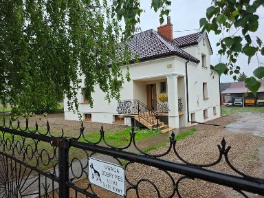 Dom dzialka 35 arów budynki gospodarcze