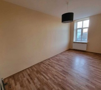 kawalerka z oddzielną kuchnią do wynajęcia w Piotrkowie Tryb. 34,30m2