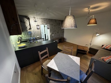 38 m², Klimatyzacja, Duży Balkon, 5 min od Manufaktury, Po Remoncie