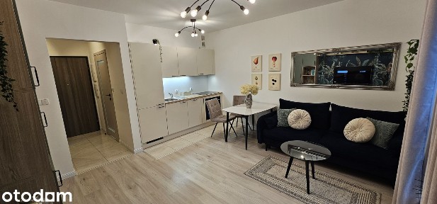 Kawalerka wyremontowana, parter, nowe budownictwo, centrum Pruszcza