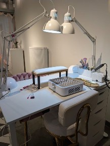 Stanowisko do manicure i pedicure