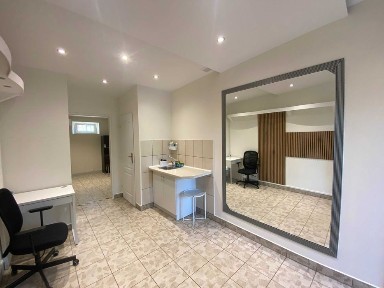 Lokal usługowo-handlowy 30 m² | Łódź - Widzew | ul. Bartoka | Witryna | Parking