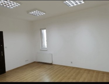 Wynajmę lokal użytkowy 25m2 na piętrze w centrum Rzgowa