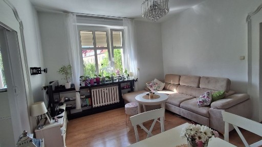 42,95 m2- 2 pokoje, 2 piętro piwnica bez pośredników