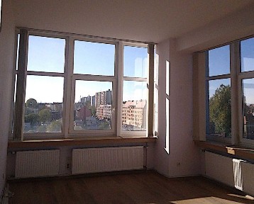 Kilkupokojowe biuro w idealnej lokalizacji - na wynajem