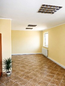 Biura na wynajem w Mikołowie | 12 pomieszczeń | Duży parking | Magazyny | Zielona i spokojna lokalizacja