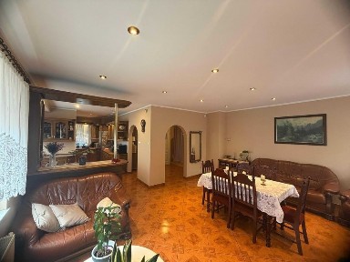 Dom 239m² z halą warsztatową 253m², biurami i wiatą