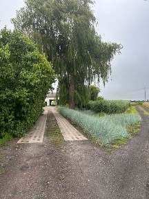 Dom jednorodzinny z stodołą