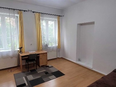 Sprzedam M3 na pierwszym piętrze - bezpośrednio