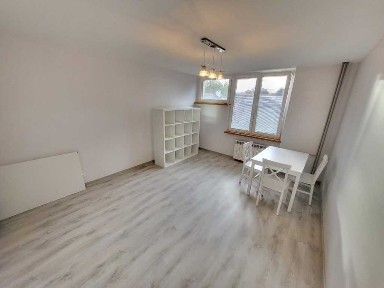 Złoty Róg 32 - kawalerka z aneksem, 25m2, po remoncie WOLNE od 01.09, BRONOWICE