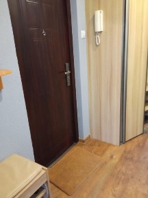 Przestronna kawalerka z balkonem i piwnica