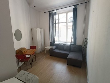 Kawalerka do wynajecia - ul. Piotrkowska 100, Lodz, Centrum, 1 pietro