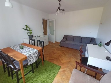 2-pokojowe mieszkanie z osobną kuchnią i balkonem