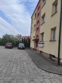 Zadbane 2-pokojowe mieszkanie 45 m² z balkonem - spokojna okolica, Pińczów po generalnym remoncie.