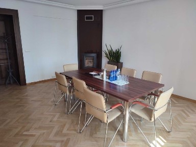Lokal na biuro/kancelarię
