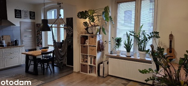 Klimatyczne, Przestronne Mieszkanie w Centrum Chorzowa z balkonem