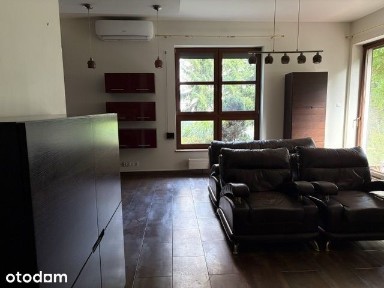 Apartament z 2 miejscami parkingowymi, tarasem, ogródkiem, po remoncie