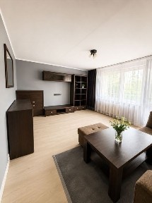 2-pokojowe mieszkanie 47 m² | Duży balkon | W pełni umeblowane | Skarbimierz-Osiedle