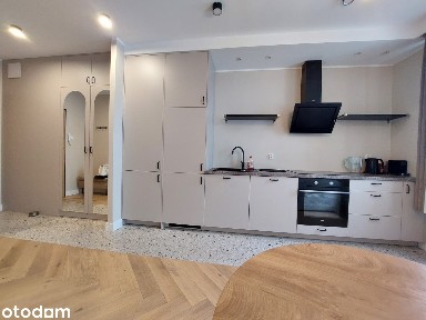 Przepiękna kawalerka 35m2 w apartamentowcu, ścisłe centrum.