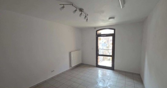 Lokal użytkowy, parter, witryna 2 pom. po remoncie
