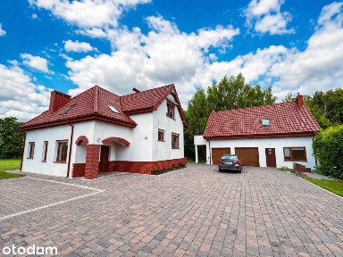 Dwa domy na pięknej działce- na sprzedaż