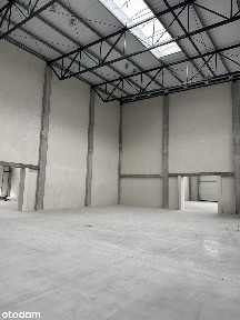 Magazyn z biurami 1180m2, 2400 paleto-miejsc