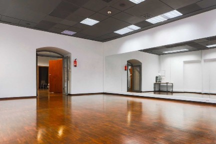Sala fitness/konferencje/high hills/sesje zdjęciowe/komunie/imprezy/osiemnastki (pow-50/85m2)