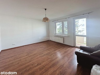 Dwustronne 39 m² z loggią i komórką. Dużo zieleni.