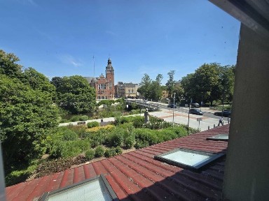 Biuro podwójne z widokiem na bulwary lokal do wynajęcia 24 m Słupsk ul. Kowalska 1 budynek Cechu światłowód centrum miasta świetna lokalizacja parkiet