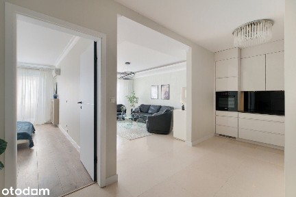 Przestronny apartament 2 pokoje: 70m2 w centrum Poznania (garderoba.