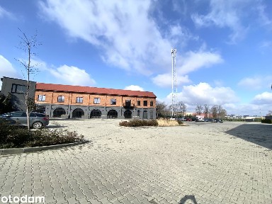 Nowoczesny budynek biurowo-usługowy / 684m2