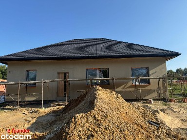 Nowoczesny dom parterowy, cicha okolica