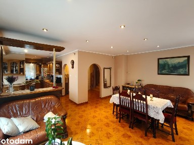 Dom 239 m² + Hala warsztatowa i Biura 253 m²