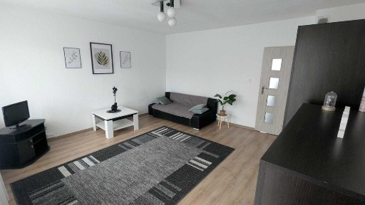 Wnajmę 2 pokojowe (52m²)mieszkanie blisko centrum