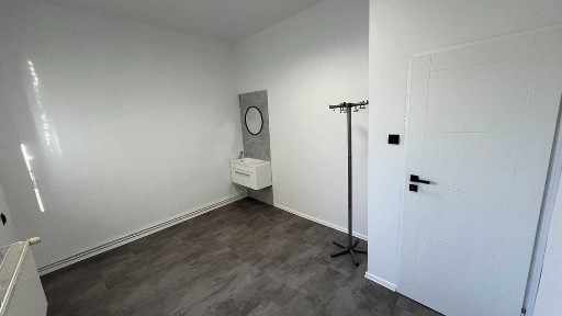 Wynajmę lokal na Biuro Gabinet lekarski lub kosmetyczny 12m2