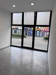 Lokal 25 m² z witryną i klimatyzacją - os. Mydlice, ul. Ludowa