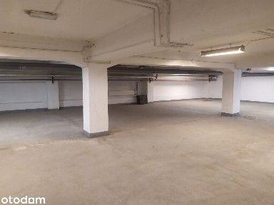 Magazyn 258 m² na wynajem - rampa, winda, prywatny parking [P10]