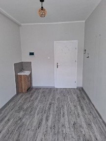 Lokal usługowo-handlowy 16 m² na parterze | Doskonała lokalizacja | Idealny na usługi lub handel | Dostępny od zaraz